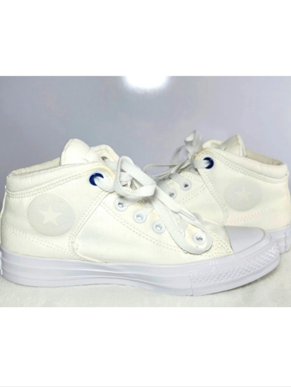 Converse Womens Size 6.5 Hi Street White Sneakers.